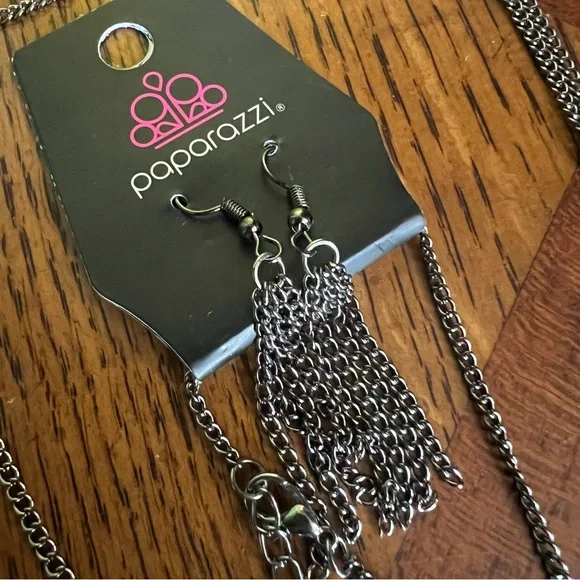 Paparazzi Gray Necklace and Earrings Set - Picture 2 of 7